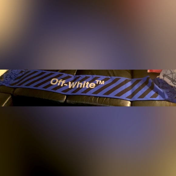 Never worn new with tags off white winter scarf - Picture 1 of 5